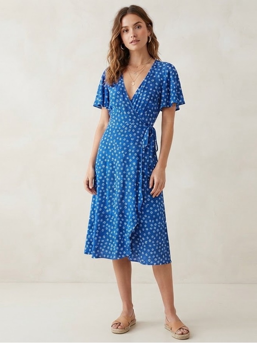 Lulus Blue White Floral Short Sleeve Wrap Midi Dress Size Medium